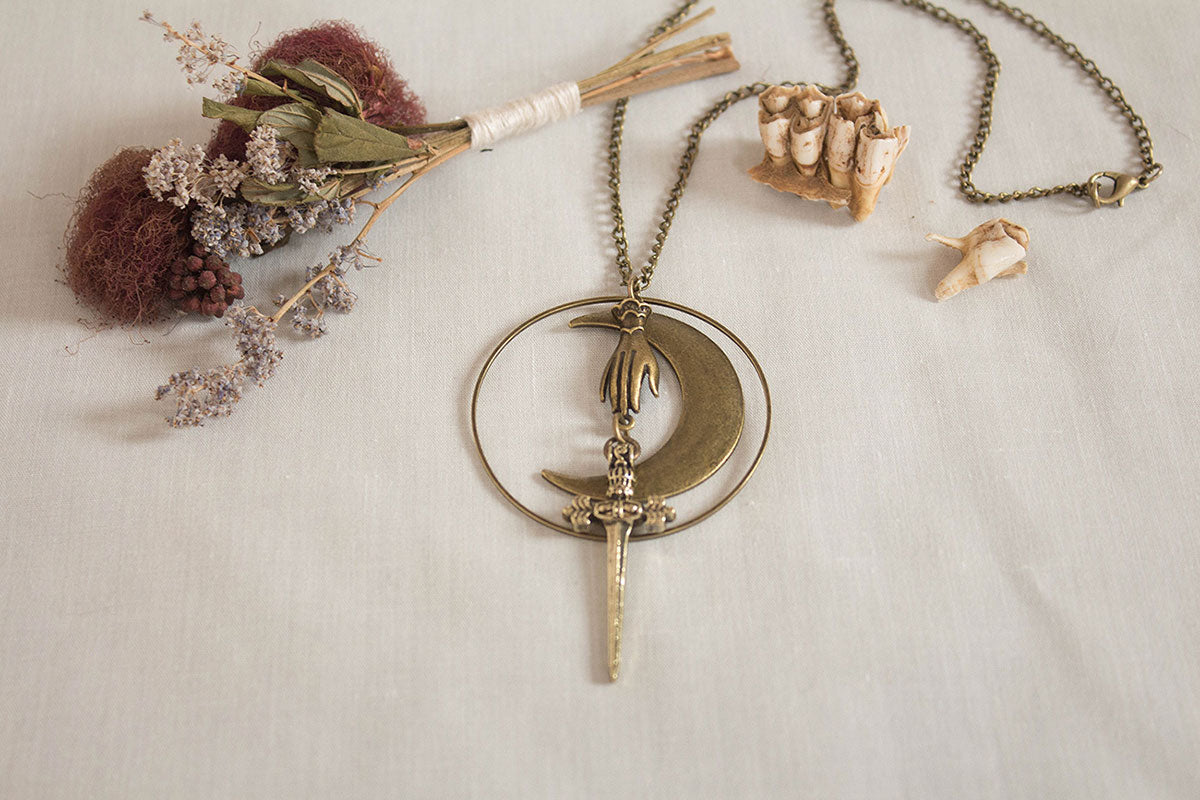 Load image into Gallery viewer, Bronze Tarot Necklace
