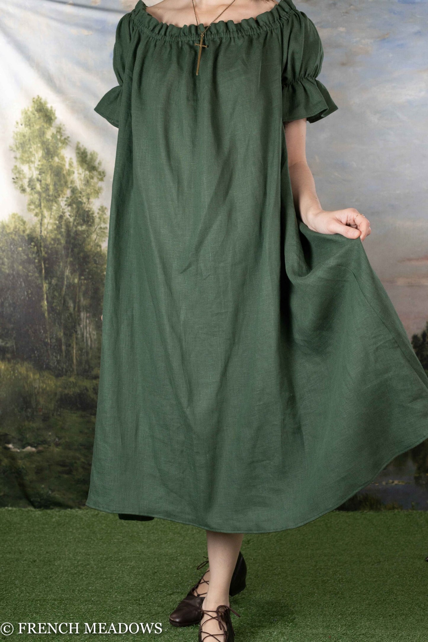 Load image into Gallery viewer, Green Puff Sleeve Linen Chemise
