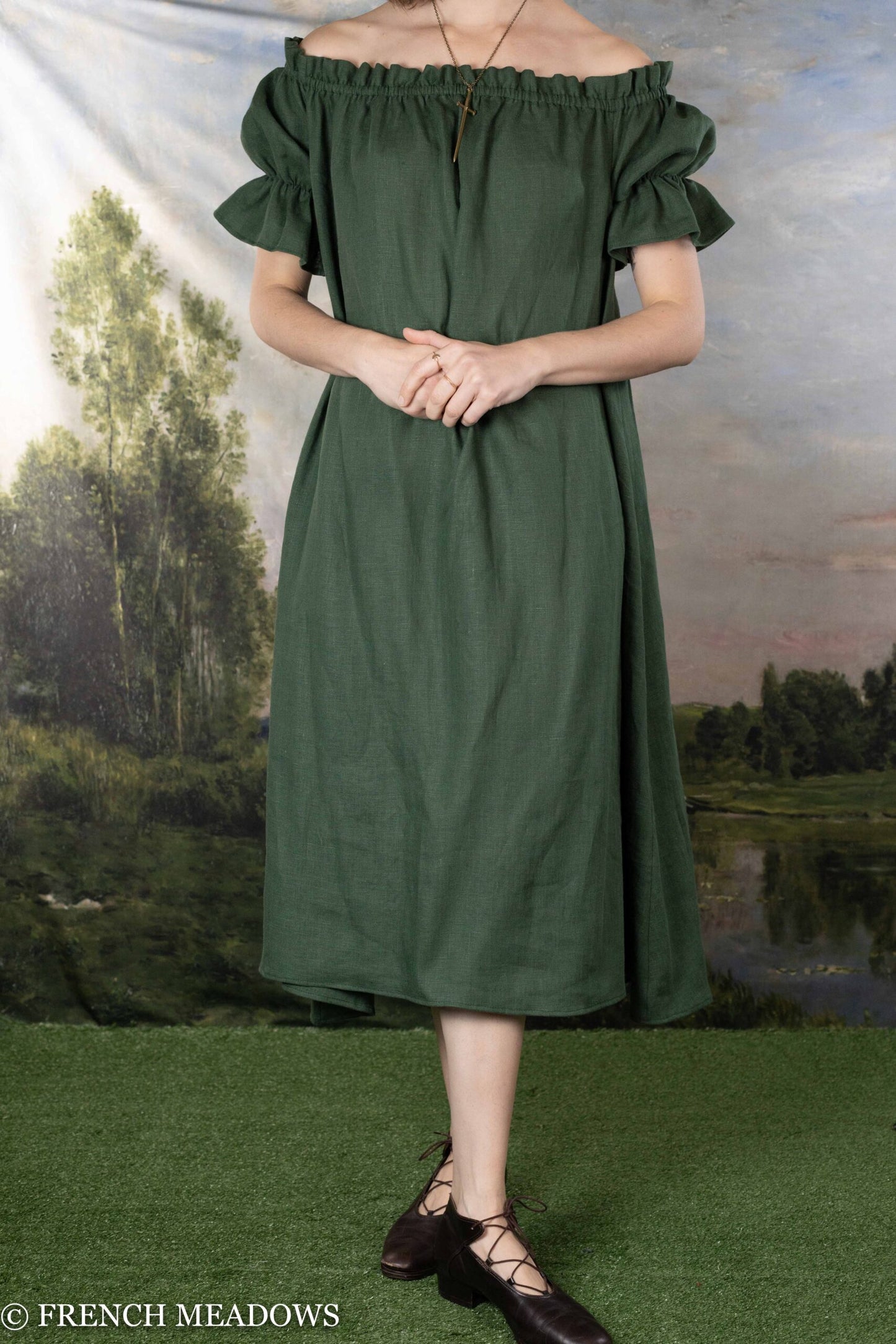 Load image into Gallery viewer, Green Puff Sleeve Linen Chemise
