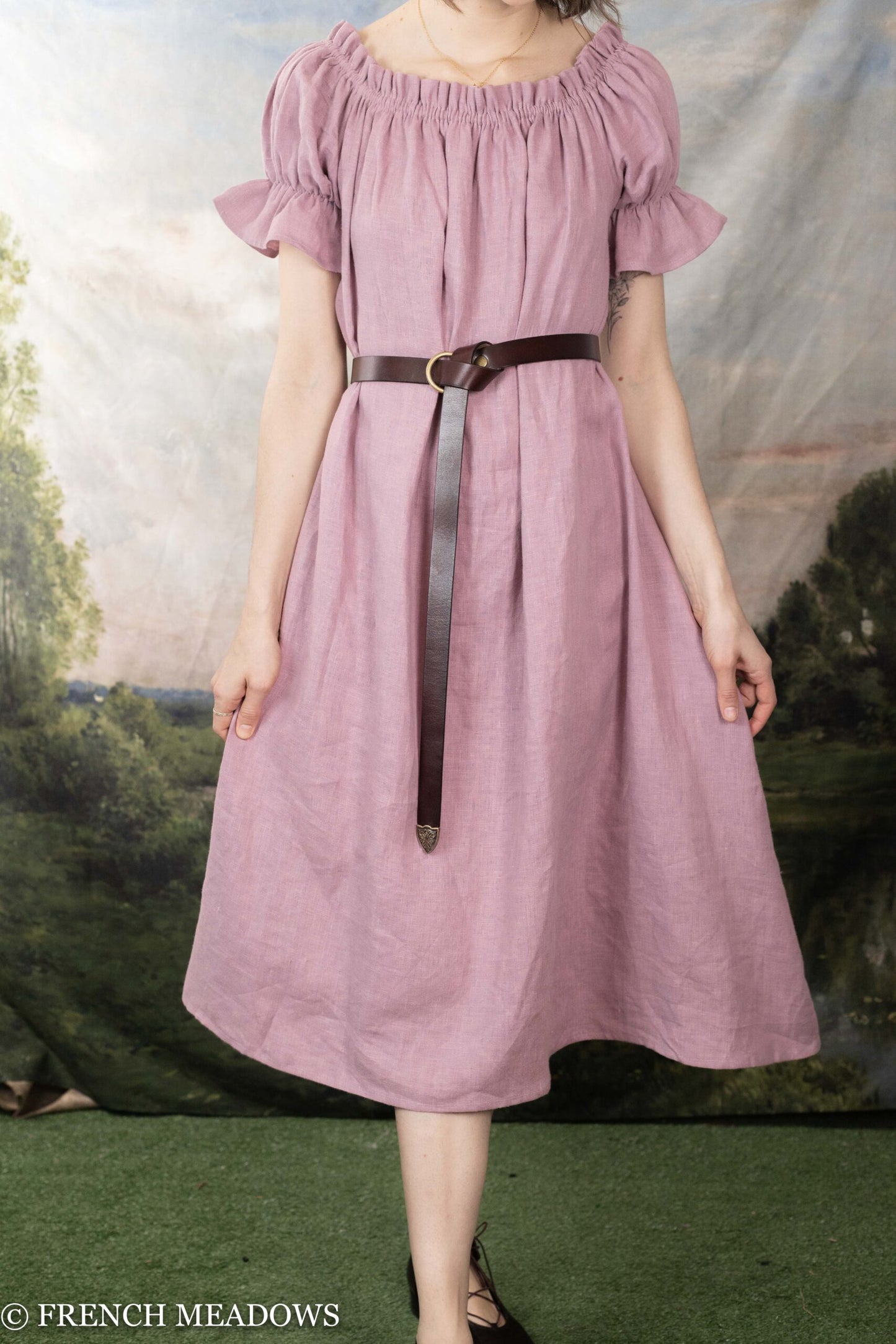 Load image into Gallery viewer, Lilac Puff Sleeve Linen Chemise
