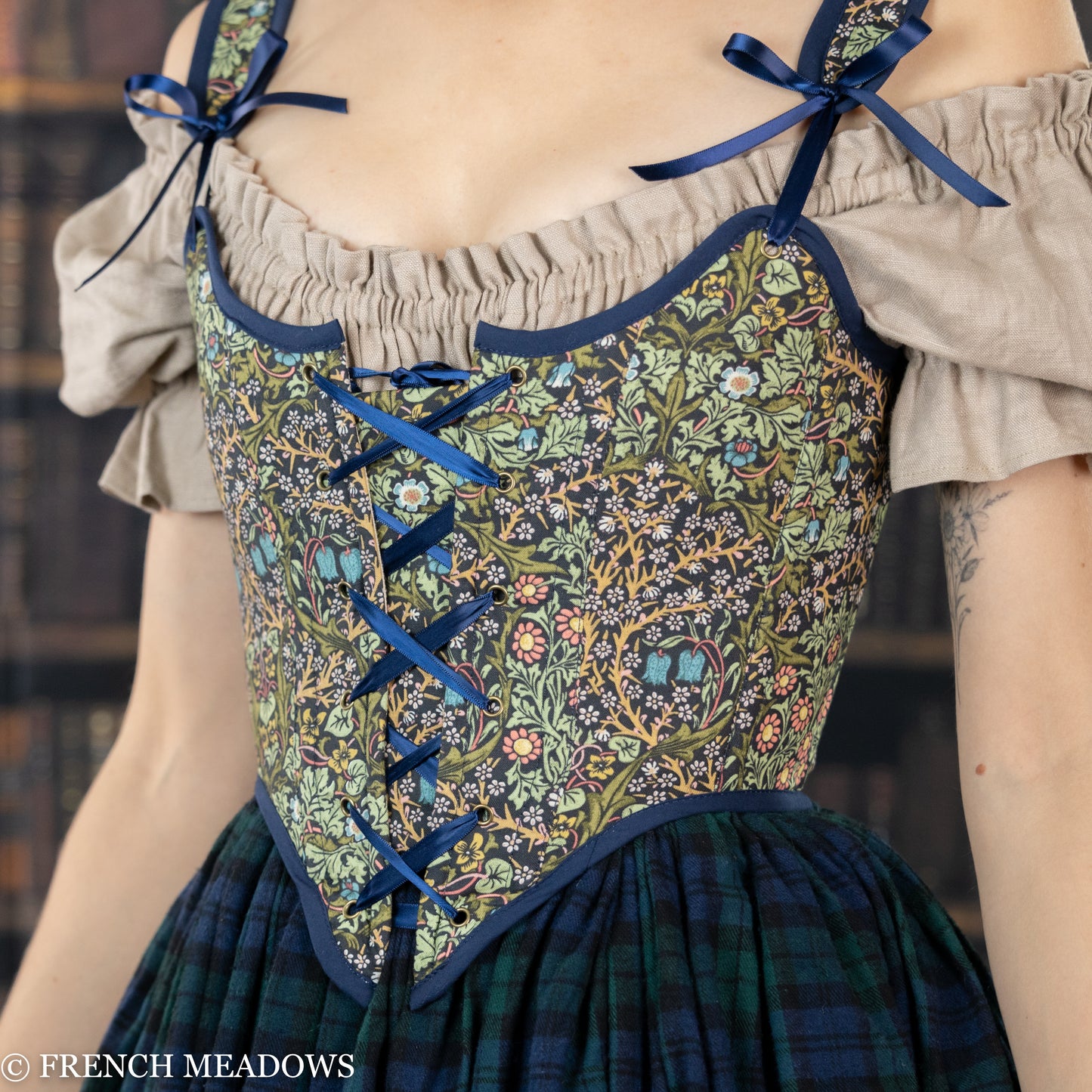 Load image into Gallery viewer, William Morris Blackthorn Renaissance Bodice
