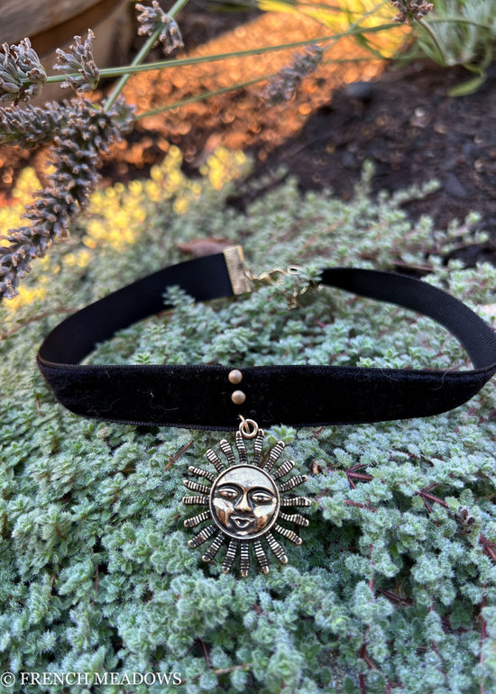 Load image into Gallery viewer, Tarot Choker Necklace
